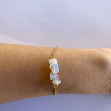 Load image into Gallery viewer, Bracelet Chopped Natural Stones